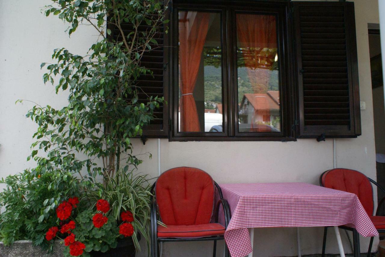 Apartments Mira Tivat Eksteriør billede